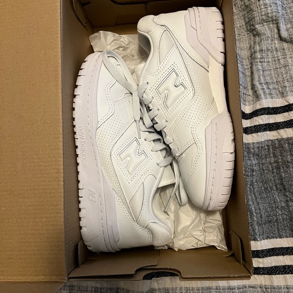 New Balance 550 Unisex All White - Picture 6 of 6